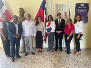 ESCUELA CHILE RECIBE VISITA DE EMBAJADOR DE CHILE AXEL CABRERA ,CONSUL ALEJANDRO PÉREZ YY ROXANA GAVAY JEFA DE CANCILLERIA